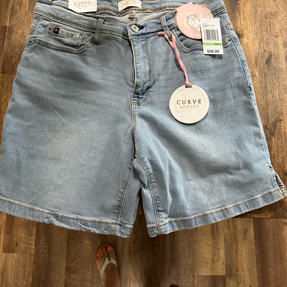 Brand new curve appeal short size 8/29